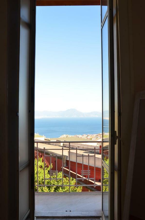 Appartamento Panoramico "Il Glicine" ナポリ エクステリア 写真